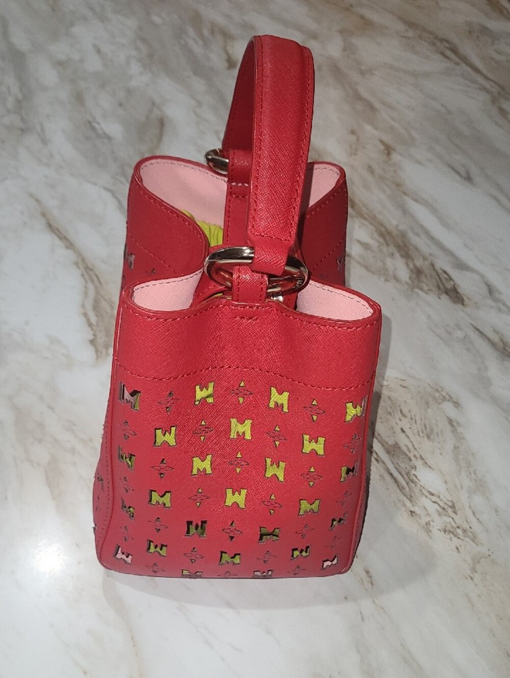 Metrocity Bucket Bag - Picture 11 of 13